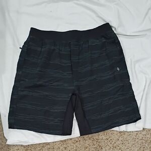GAIAM Men's Dark Patterned Athletic Shorts